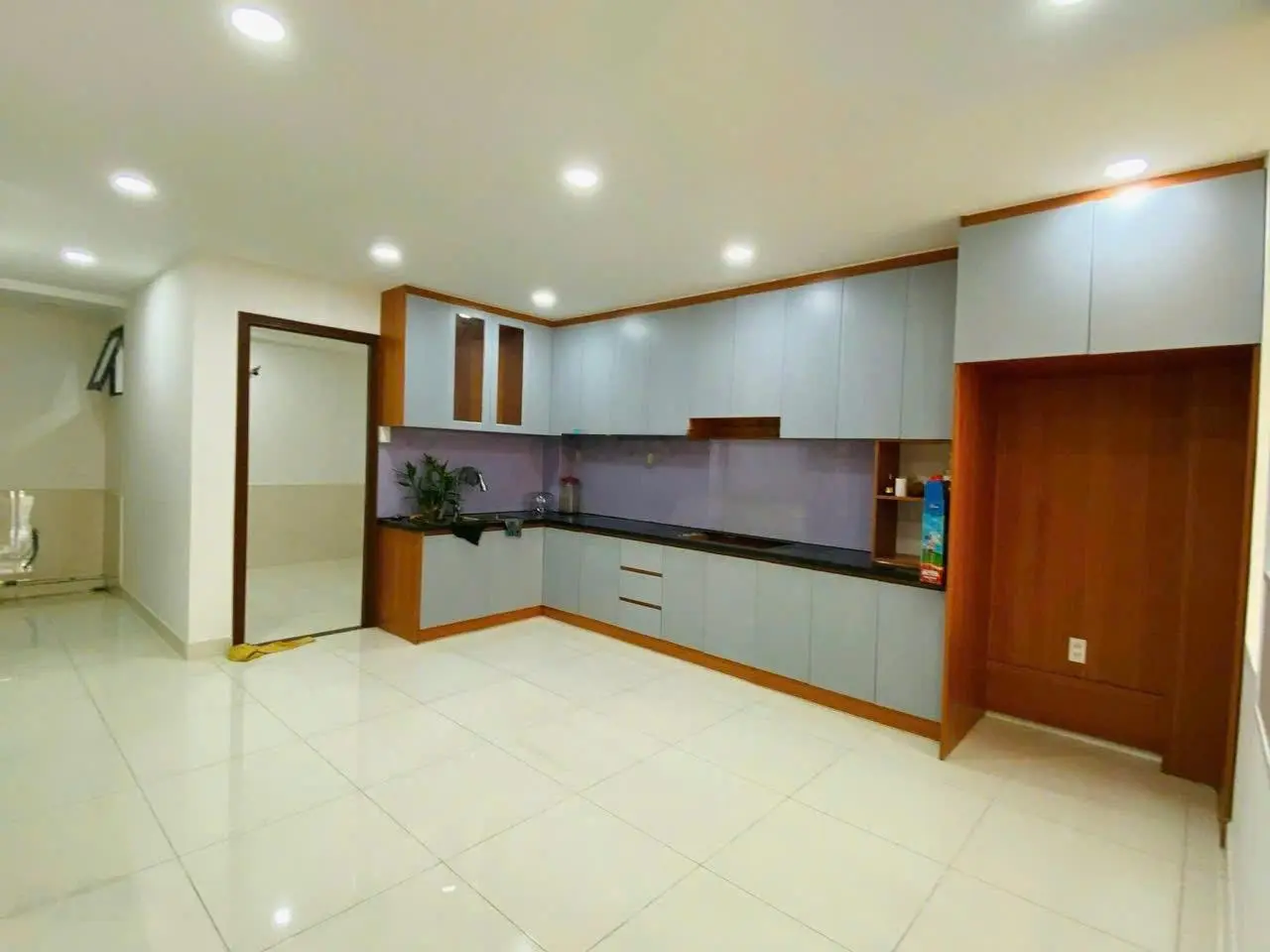 Bán nhà Tú Xương - Hiệp Phú - 122M2 - Nhà 2 Tầng - Ngang 6.5M - Sân Đậu Ô Tô Trong Nhà