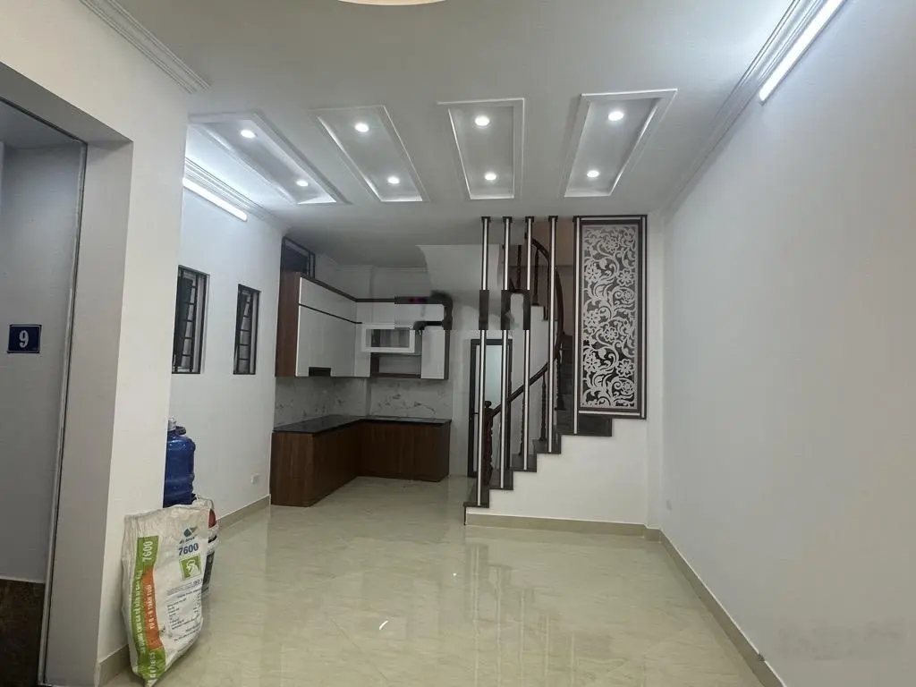 Bán nhà Kim Giang, Thanh Trì, 40m2, nhà đẹp, ngõ thoáng, nhỉnh 6 tỷ