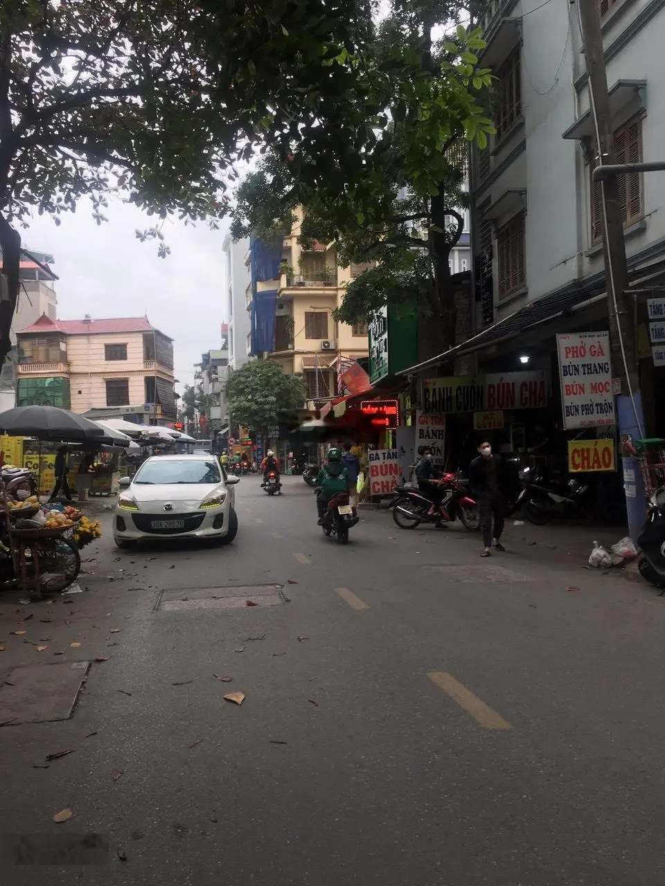 Hiếm! Mặt phố Trung Kính to - Cầu Giấy, DT 60m2, giá 26 tỷ, MT 4,5m. Kinh doanh sầm uất ngày đêm
