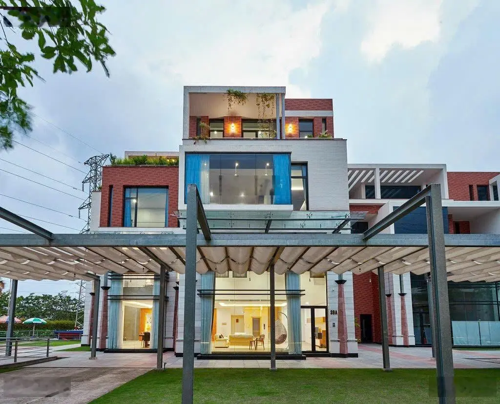 Bán gấp villa đẳng cấp Nhà Bè 345m2 Nguyễn Hữu Thọ, hầm để xe - dòng tiền 1.2 tỷ/ năm, nhỉnh 40 tỷ