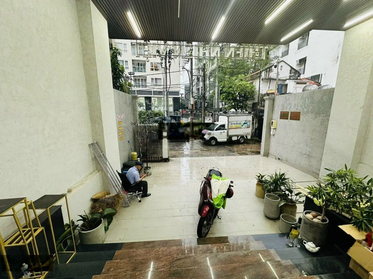Bán building văn phòng khu sân bay, P2, Tân Bình, 8.5x25m. Hầm 5 lầu. Giá 37 tỷ, thương lượng mạnh
