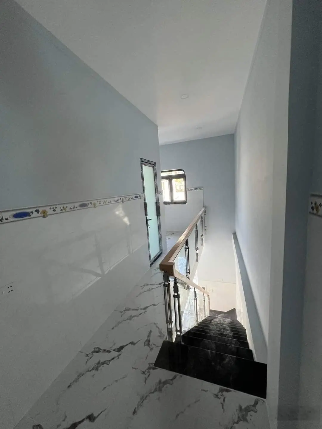 Bán nhà góc 2 mặt tiền gần ngã tư Bình Thung, Dĩ AN - giáp làng ĐHQG - giá rẻ