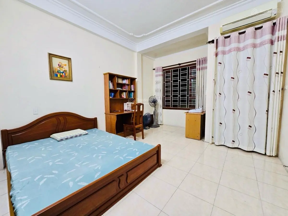 Bán nhà riêng 44,4m2 tại bồ đề, 11,95 tỷ, 4pn + 4wc oto 7 chỗ thông hồng tiến ,20 mét ra hồng tiến