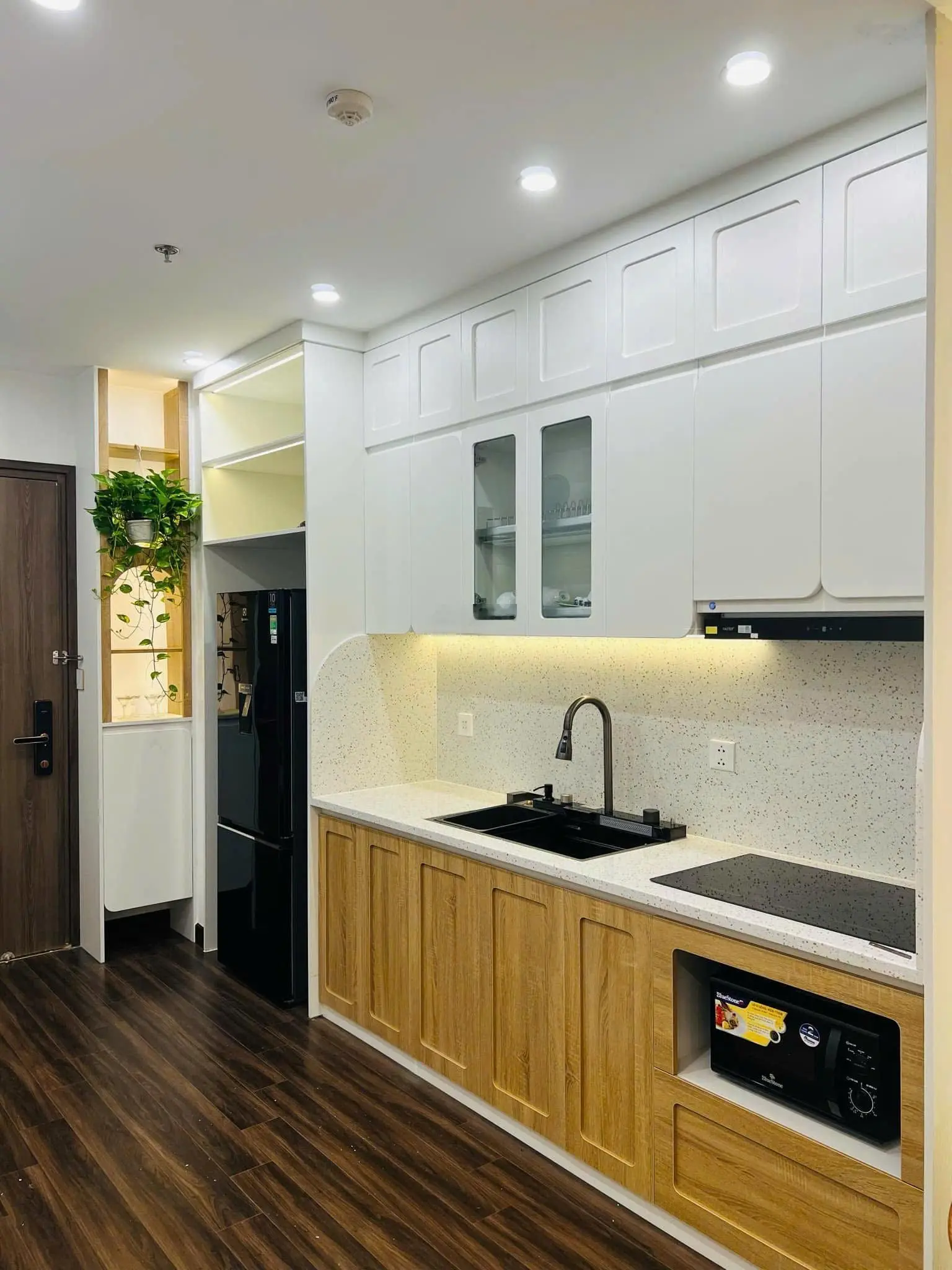 Duy nhất căn 2pn 1vs tại Hoàng Huy Commerce tòa cao cấp Lotus giá 1.860 cực tốt.Lh: 0989 488 ***