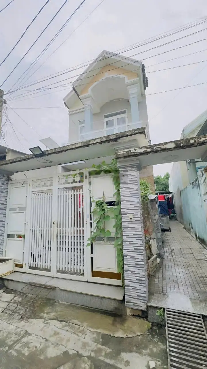 Nhà gần siêu thị Bigc Go Đông Hòa, Dĩ An giá chỉ: 4,5 tỷ thương lượng liên hệ 0975339699