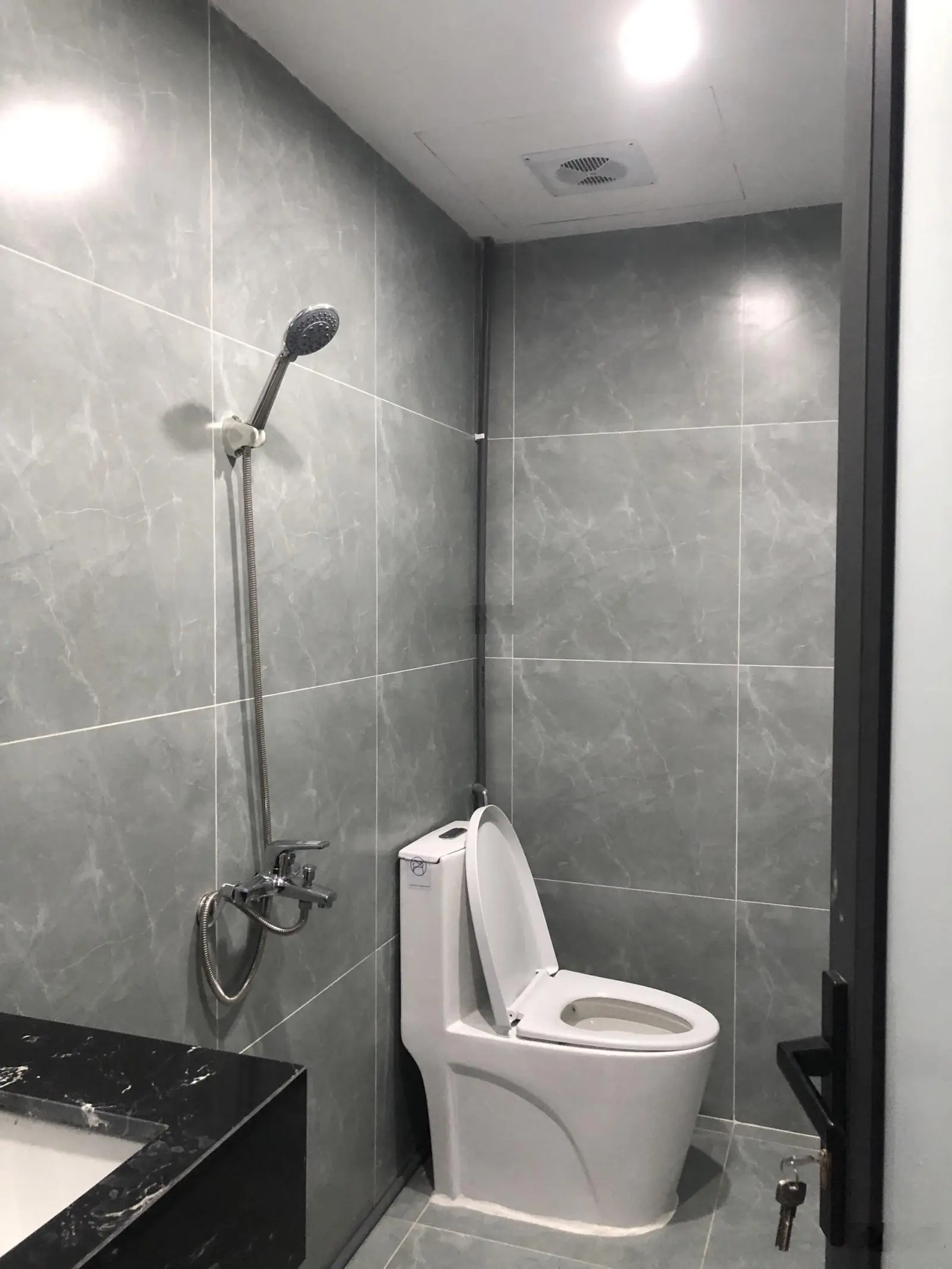 Chính chủ căn hộ 3 ngủ diện tích 84m2 gửi bán nhanh tại Tứ Hiệp Plaza ( giá tốt )