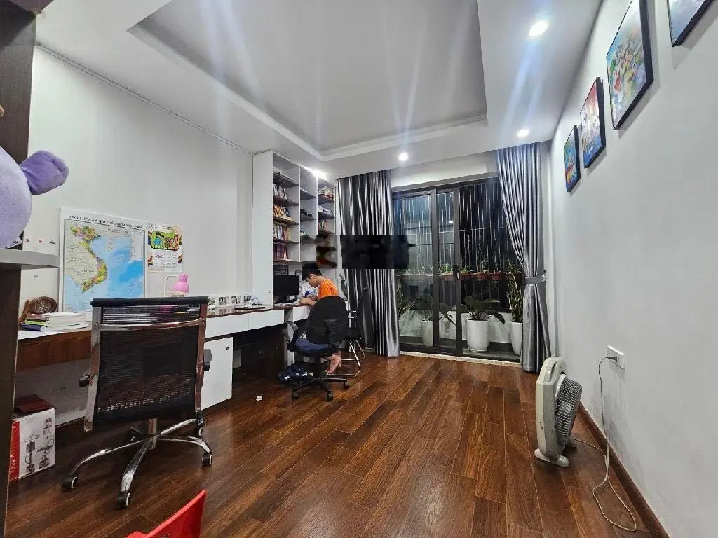 Siêu phẩm Quang Trung chỉ 10,9 tỷ nhà 66m2 5 tầng ô tô tránh gara sát phố chủ tự xây mới vài năm