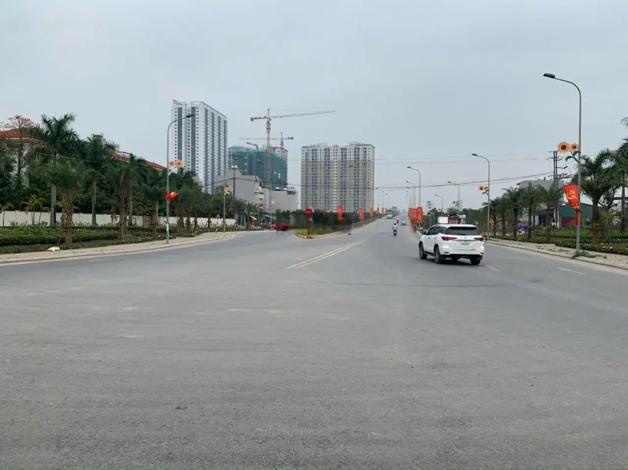 Bán gấp nhà 3 tầng, mặt tiền 8m, sổ đỏ An Khánh, đường ô tô
