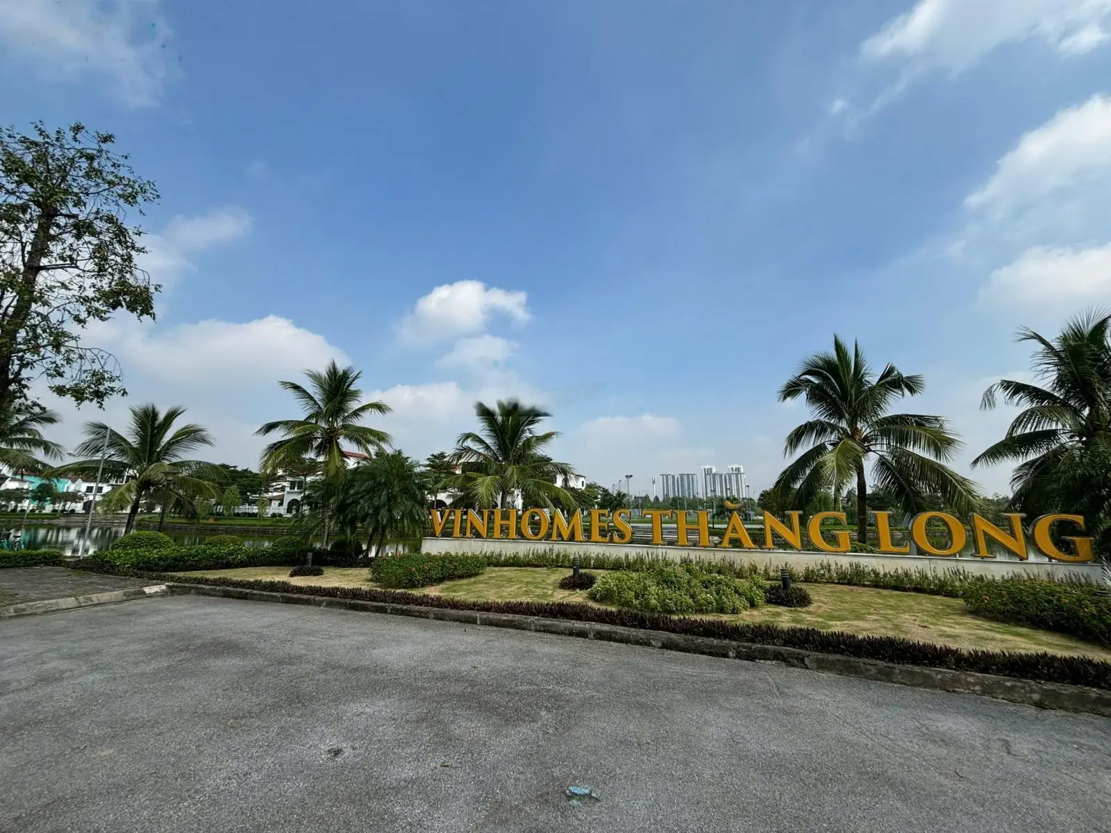 Chính chủ gửi bán biệt thự có hầm - kđt vinhomes thăng long