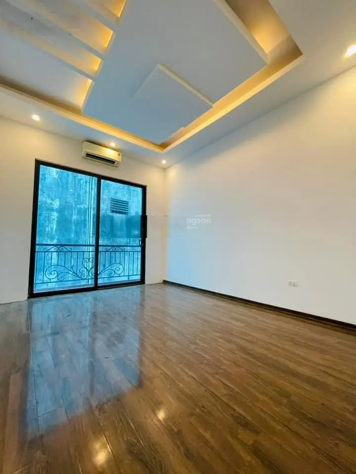 Chuấn 100%, bán nhà 4 tầng, lô góc, phố Trịnh Công Sơn, ngõ thông gần phố, ôtô, đi bộ ra hồ. 9.2 Tỷ