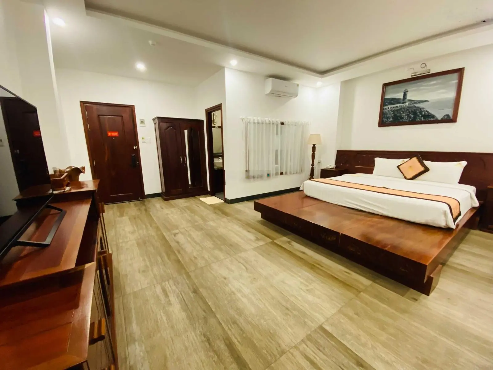 Khách sạn Jen Hotel, 77 Duy Tân phường 5, thành phố Tuy Hòa, Phú Yên