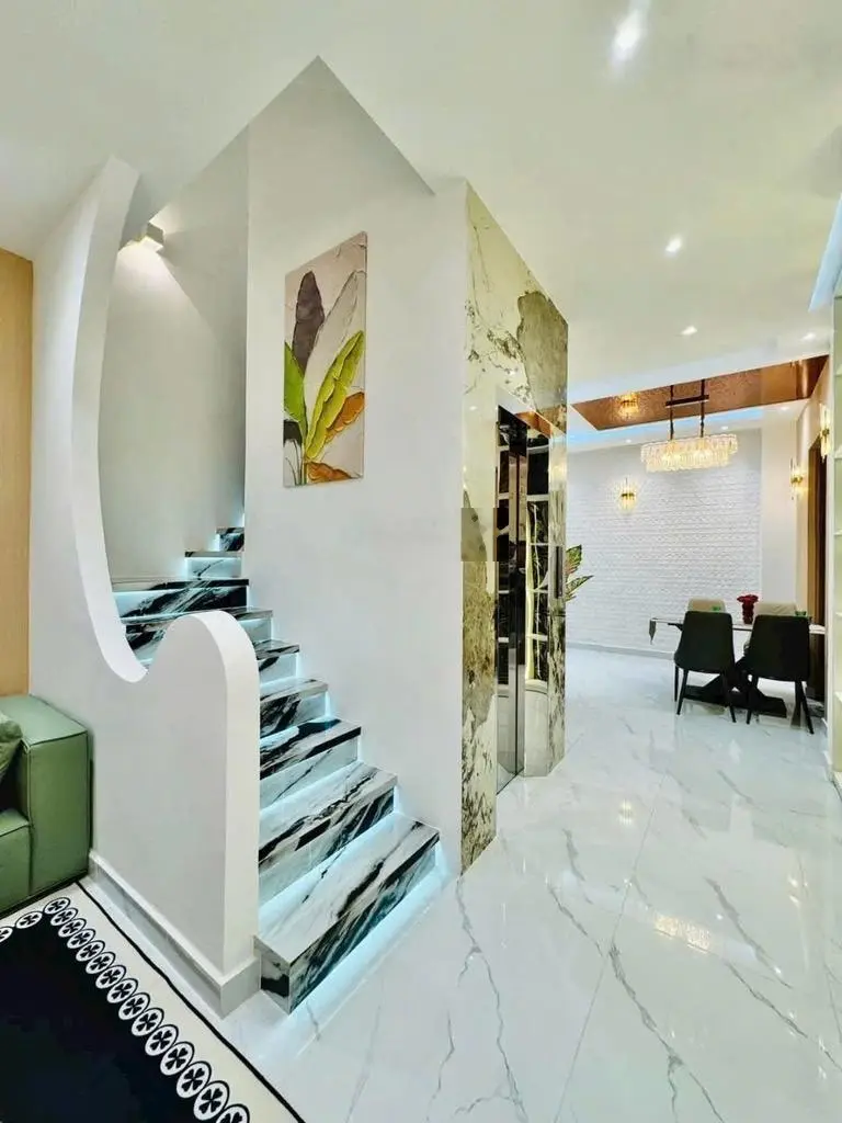 Căn siêu vip Thống Nhất - Gò Vấp - có thang máy nhập khẩu Ý - hiện đại không đụng hàng - 5 tầng mới