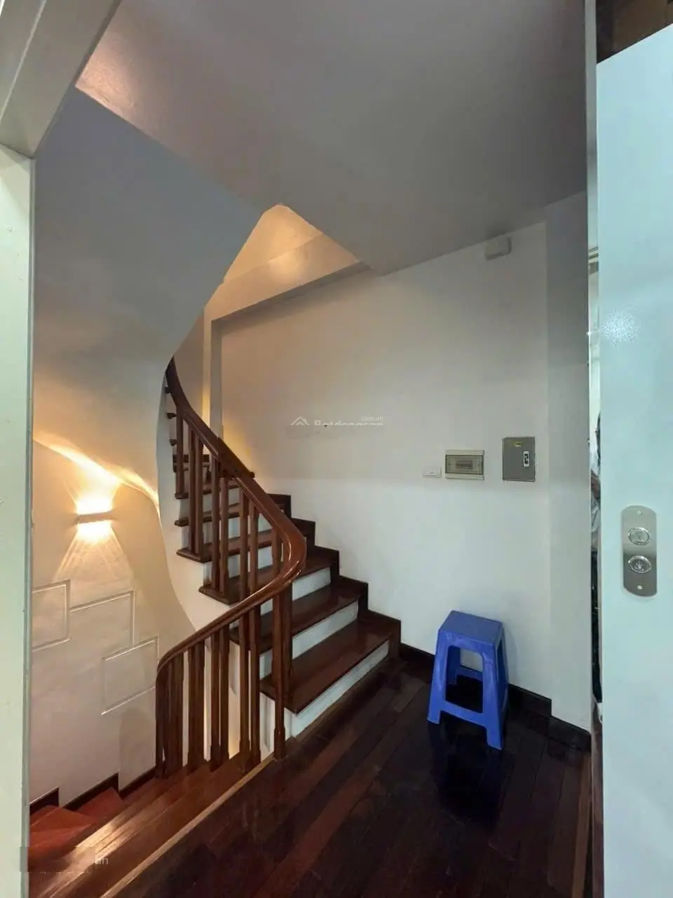Nhà chính chủ phố Xã Đàn. 6 tầng, mặt tiền 7m. Thang máy. Nội thất 5 sao