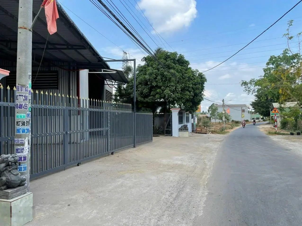 Bán kho xưởng Long Thành mặt đường rộng, xe container vào được, LH: 0946 957 ***