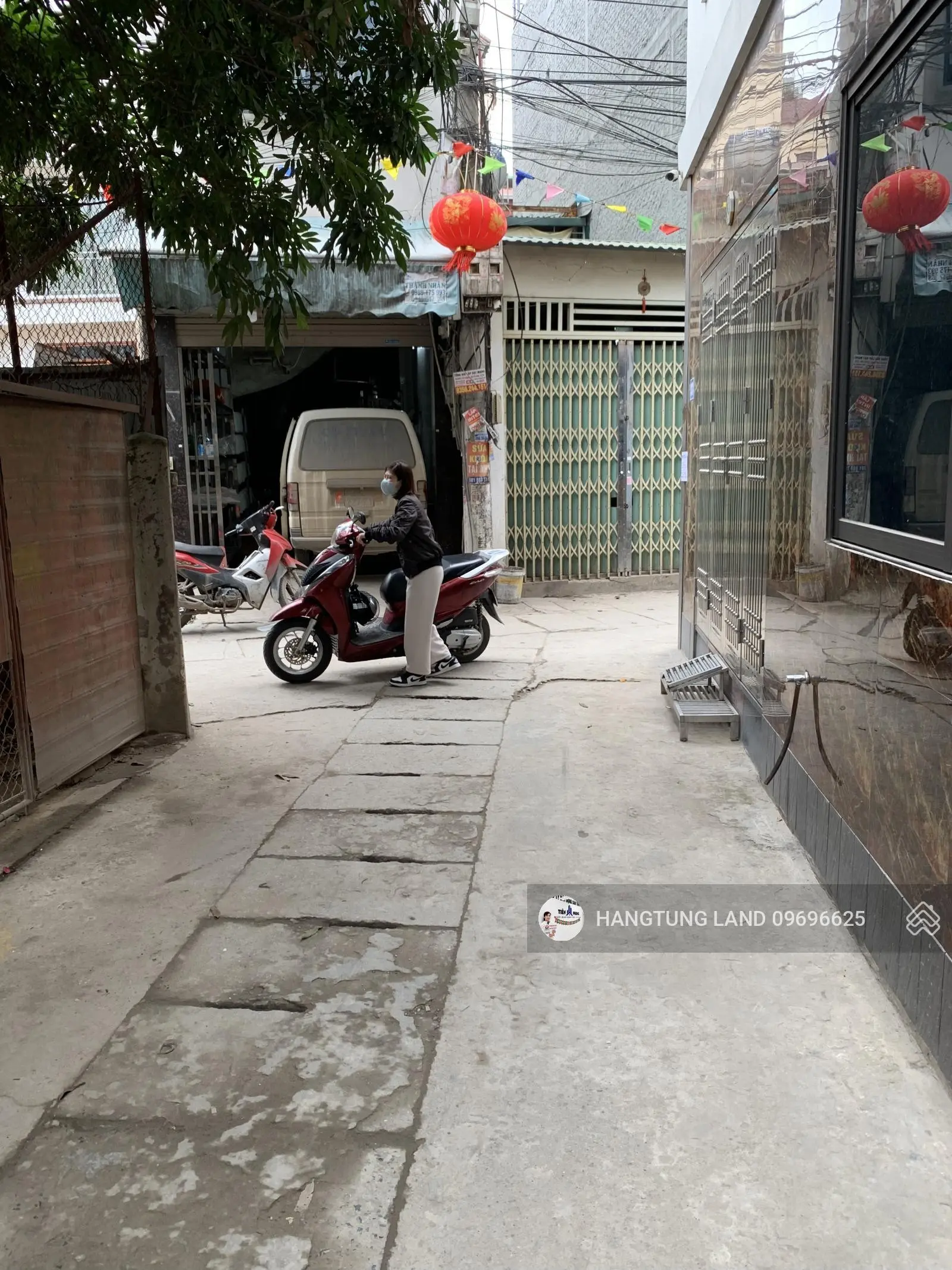 Nhà mới kính koong 5tầng- LÔ GÓC-35m2-OTO Đỗ Cửa- 50m Xe tải tránh. Ngõ Rộng,Thông gần 3m. 5.05Tỷ.