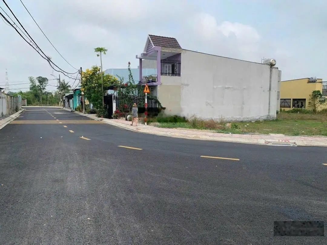 Chị Nga bán gấp MT Hoàng Bá Huân Thị Trấn Củ Chi 106m2 full thổ cư