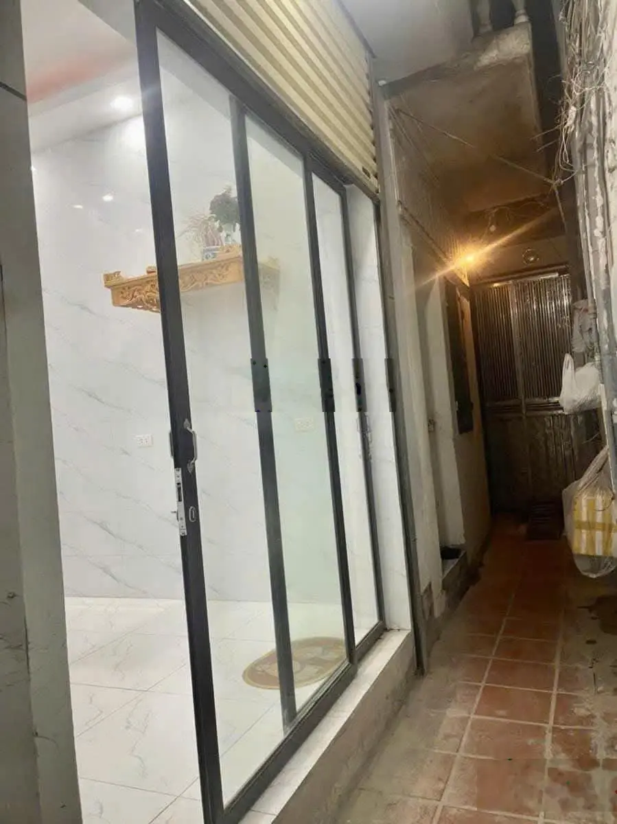Chính chủ bán nhà Hàng Cháo Đống Đa, 5 tầng, cách phố 15m Giá chỉ 3.8 tỷ!