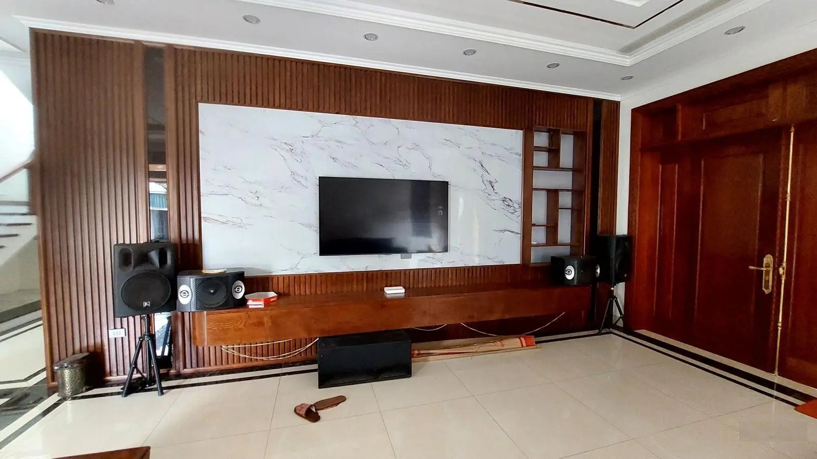 Bán siêu phẩm Ngô Thì Nhậm. Diện tích 47m2, 5 tầng thang máy, ô tô 7 chỗ vào nhà, trên 11 tỷ