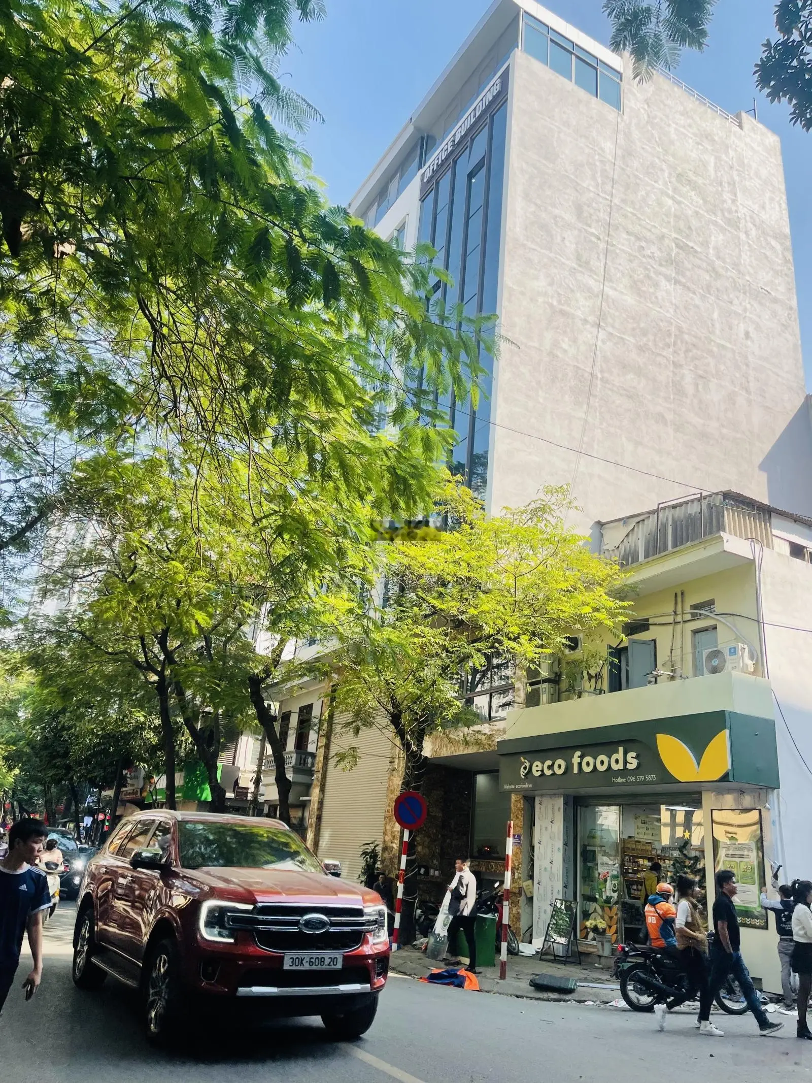 Bán tòa nhà VP 7 tầng mới. Phố Nguỵ Như Kon Tum. DT 68,3m2, MT 7m. Trung tâm khu vip văn phòng