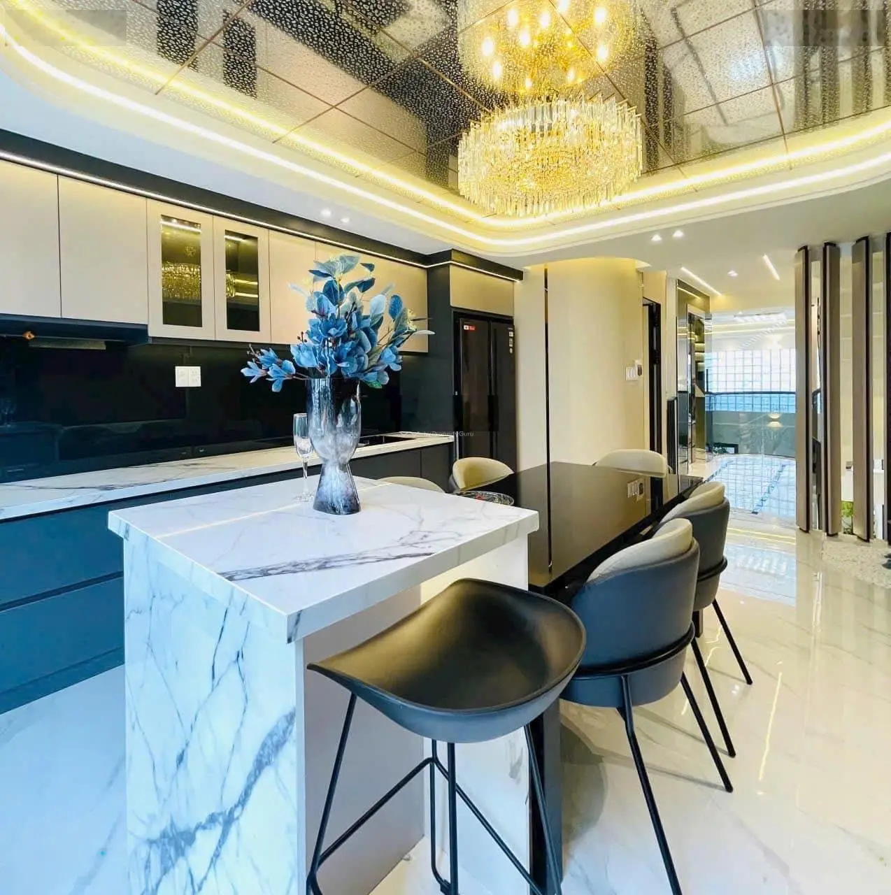 Bán gấp nhà Bình Chánh 90m2 2tỉ990, 1t1l, 4PN, Đang cho thuê 10tr/1thg, SHR