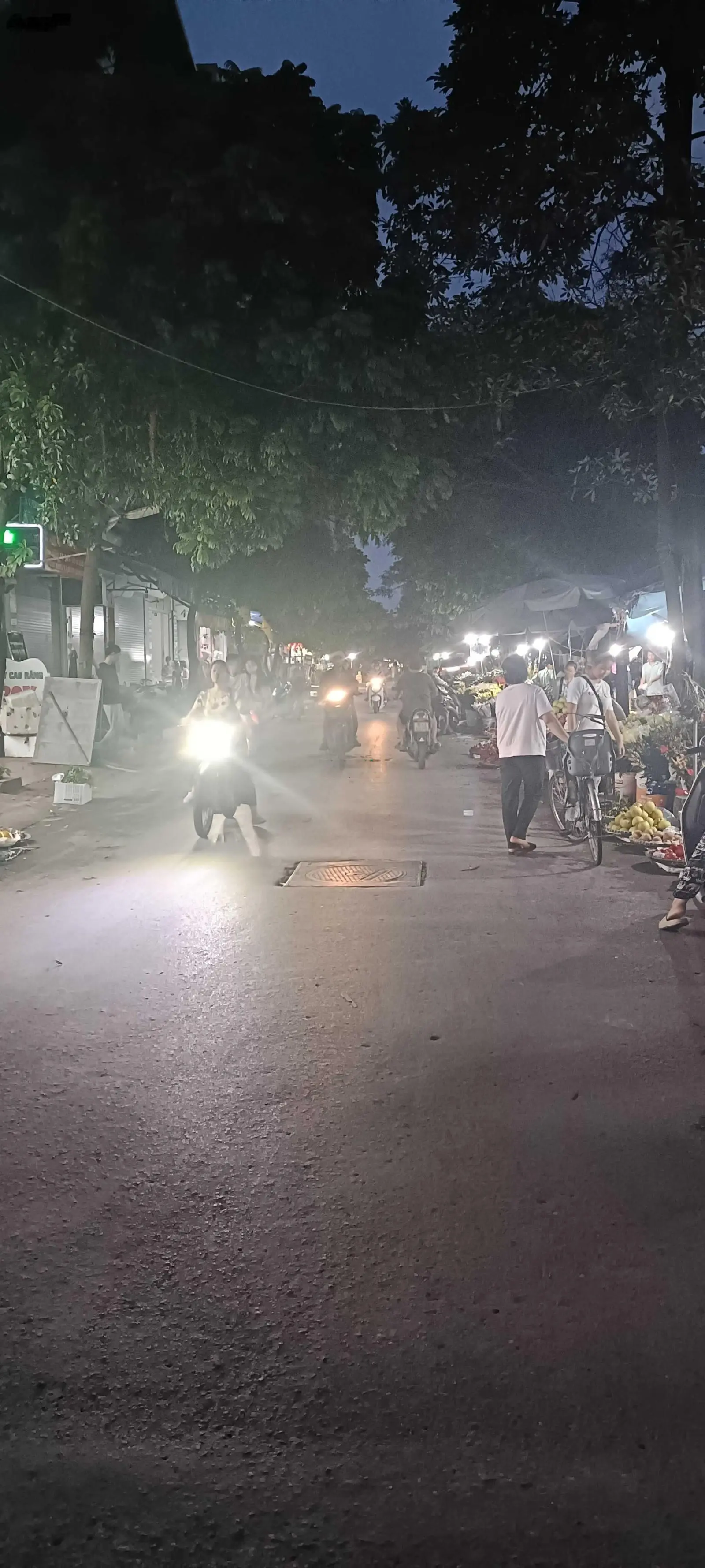 Hoa hậu Ngô Thì Nhậm, Hà Đông, 50m2, 5 tầng, MT4.7, giá 14.X tỷ 3 ô tô tránh vỉa hè kinh doanh.