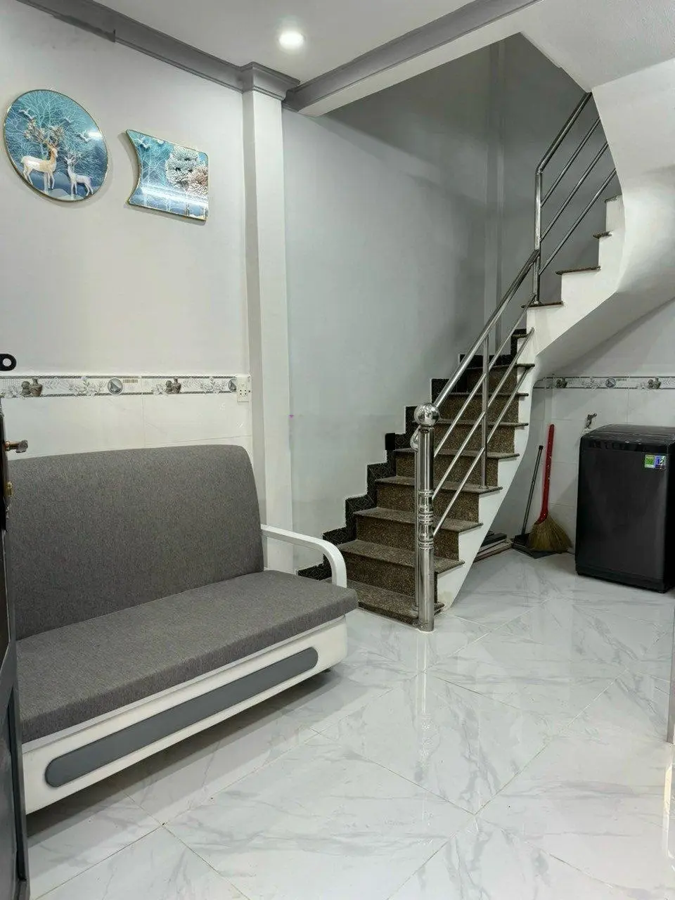 Bán nhà nhỏ Vũ Tùng P2 BT hẻm 3m5, đầy đủ nội thất, 3 tầng, DT ~15m2, 2 PN, Giá 3 tỷ 1