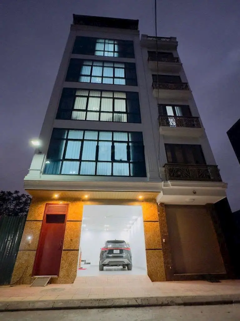 Bán nhà phân lô ô tô tránh phố trạm long biên 63mx6tầng mt 6m gara 2 ô tô kinh doanh giá 22tỷ