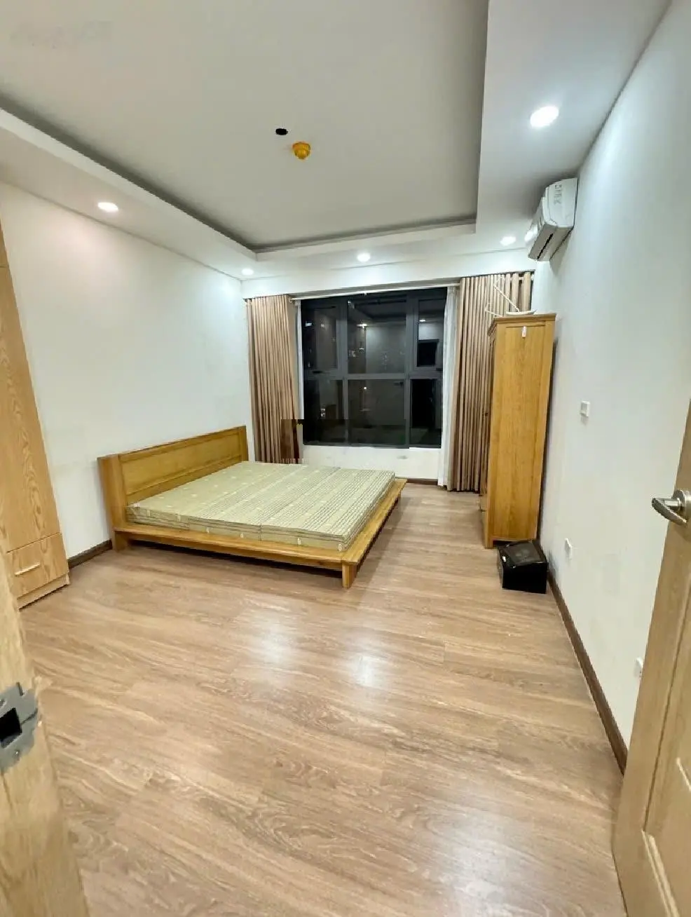 Hiếm, chung cư cao cấp Sun Square, Lê Đức Thọ, Nam Từ Liêm, 85m2, đẹp, giá: 5 tỷ hơn