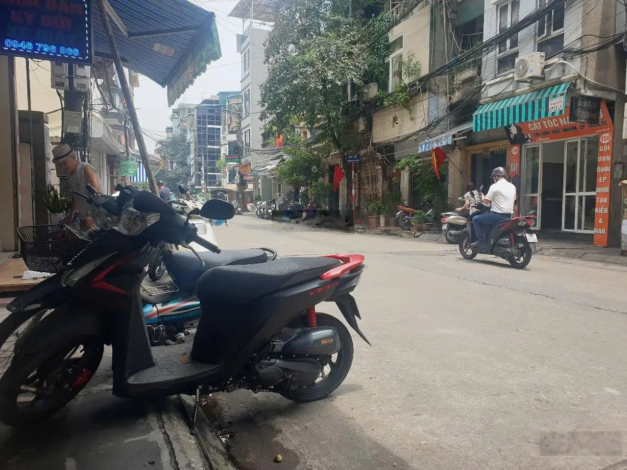 Bán nhà mặt phố tại Đường Ô Cách, Long Biên, Hà Nội, giá siêu hời 245 triệu / m2, 135m2