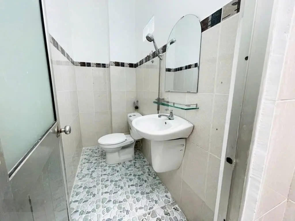 Cần bán nhà đường Song Hành (Hóc Môn). Có SHR đầy đủ 80m2 đang có hợp đồng thuê