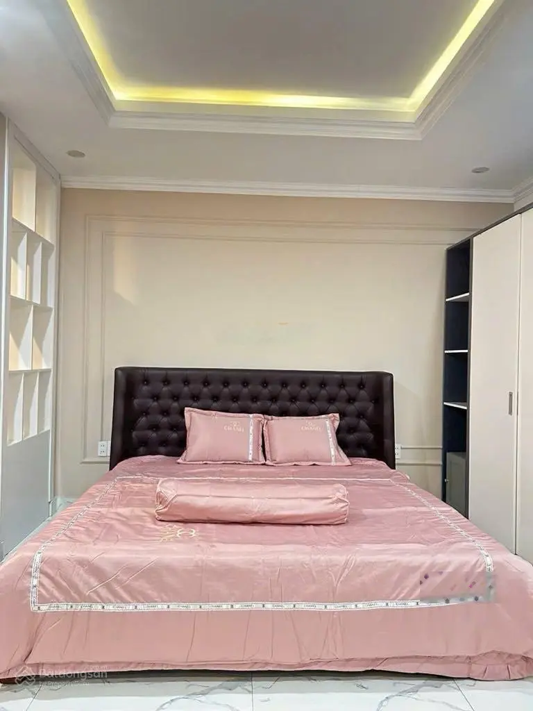 Siêu phẩm nhà đẹp mặt tiền đống đa-vuông vức- giá đầu tư