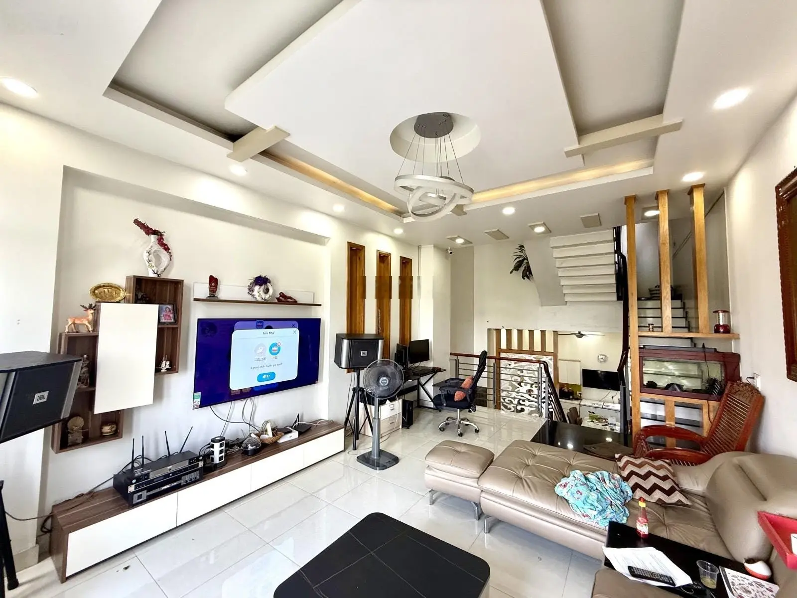 Bán nhà 2 tầng mặt tiền đường số 11 chợ Thủ Đức 80m2 chỉ 6.5 tỷ, gần Vành Đai 2