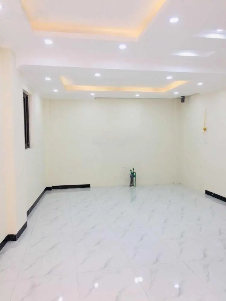 Nhà 5 tầng 30,2m2 ngõ nông, thẳng, cạnh đất DV 25.2ha nhỉnh 4 tỷ nhỏ