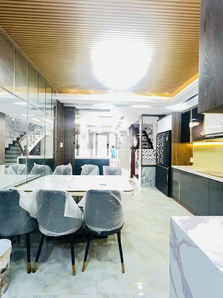 Mặt tiền kinh doanh TT Nhà Bè- nhà 5T thang máy xịn sò full nội thất - 69m2 - ngang 4m - chỉ 12,5tỷ