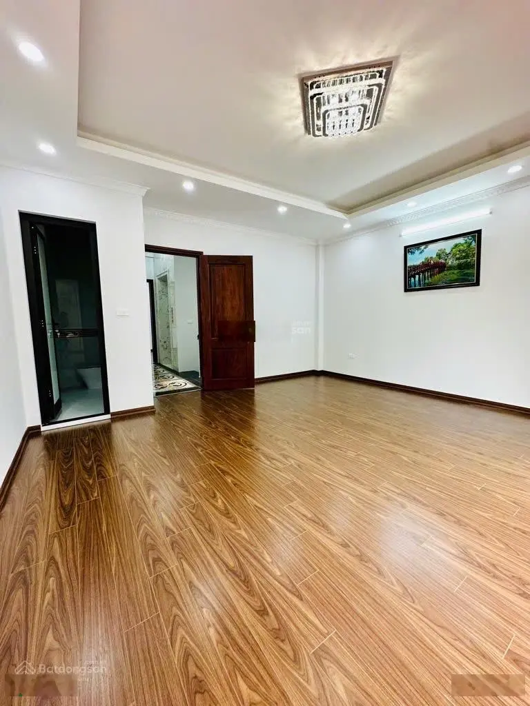 Bán nhà mặt phố kim đồng kinh doanh đỉnh vỉa hè rộng 6 tầng giá chỉ 26.7 tỷ