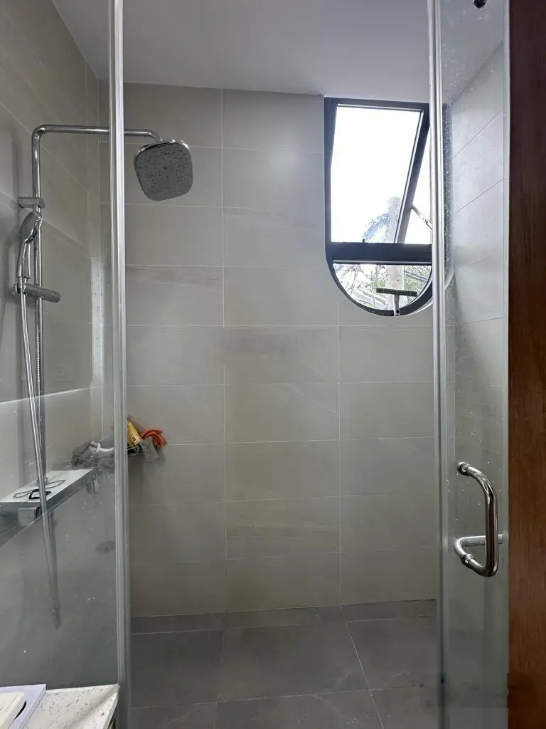 Nhà 2 mặt tiền hẻm 4m đường Bến Vân Đồn, mới xây full NT, 56.5m2, giá 10,7 tỷ