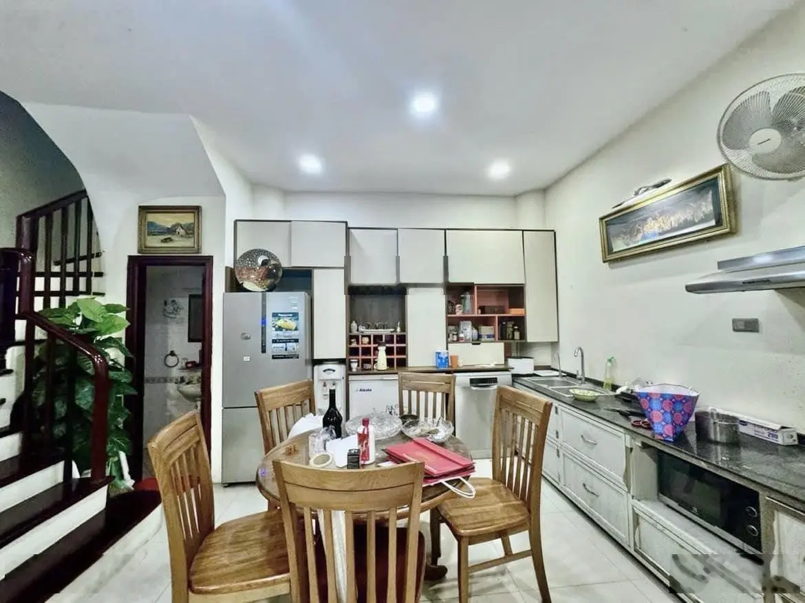 Bán nhà Trung Tâm Thanh Xuân 41m2 4 Tầng Mặt Ô Tô Cách 1 Nhà Ra Hai Ô Tô Tránh 8,2 Tỷ