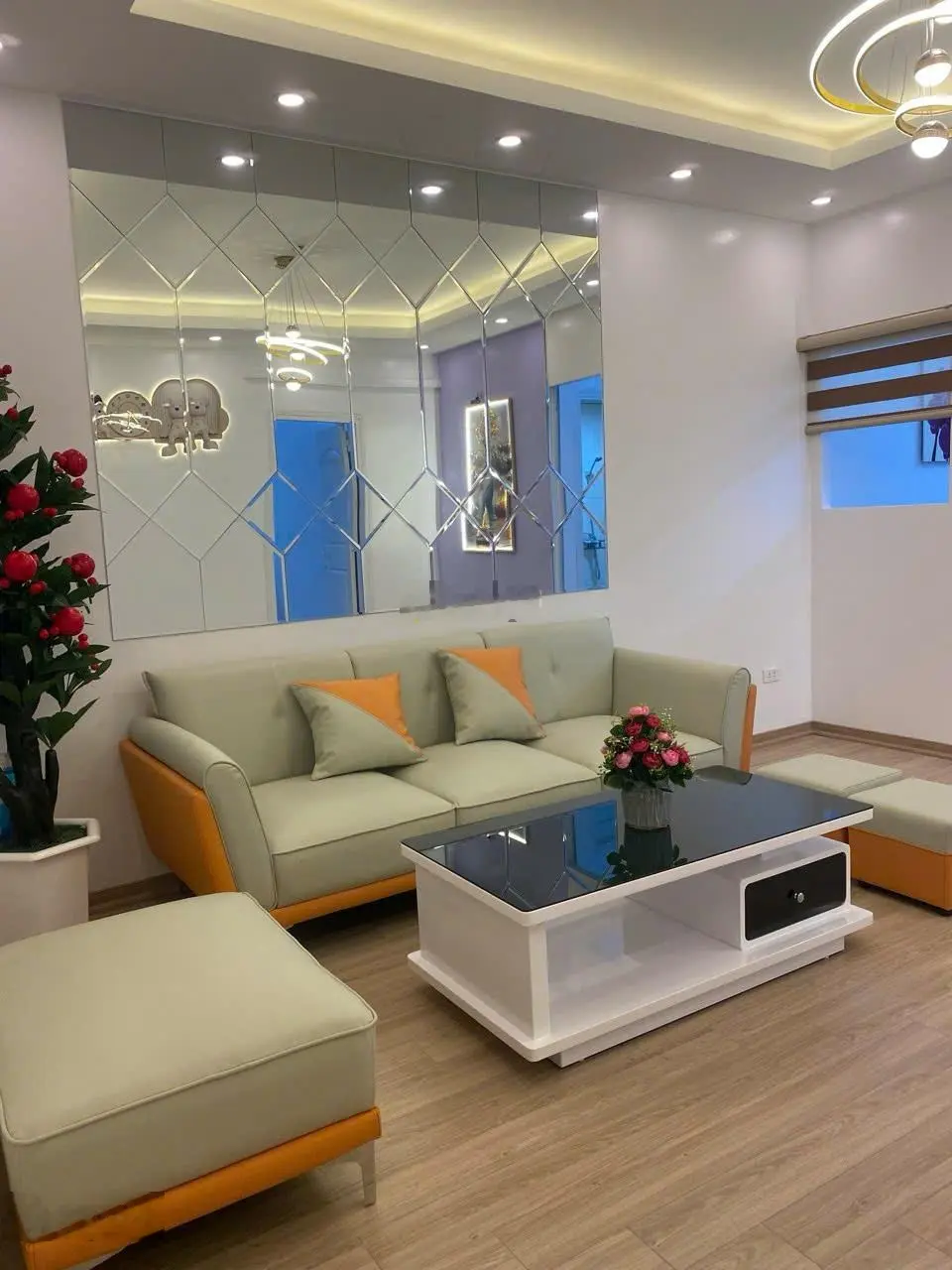 KHẲNG ĐỊNH GIÁ TỐT NHẤT !!! Nhỉnh hơn 2 tỷ có ngay căn 2 ngủ full đồ, SĐCC tại CC CT4 KĐT XALA