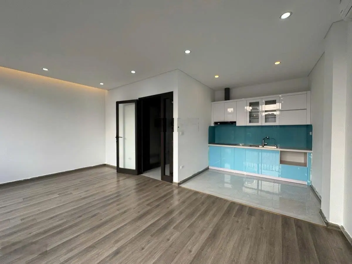 Bắt đáy ! hồng tiến - long biên - mặt phố - thang máy - ô tô đỗ cửa - 44m2 - 26.8 tỷ