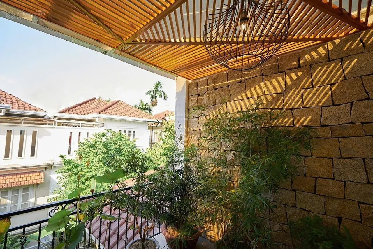 Bán biệt thự khu đô Thị Nam Thăng Long, Tây Hồ: Diện tích 296m, mặt tiền 33m, 3 tầng. Cực Hiếm