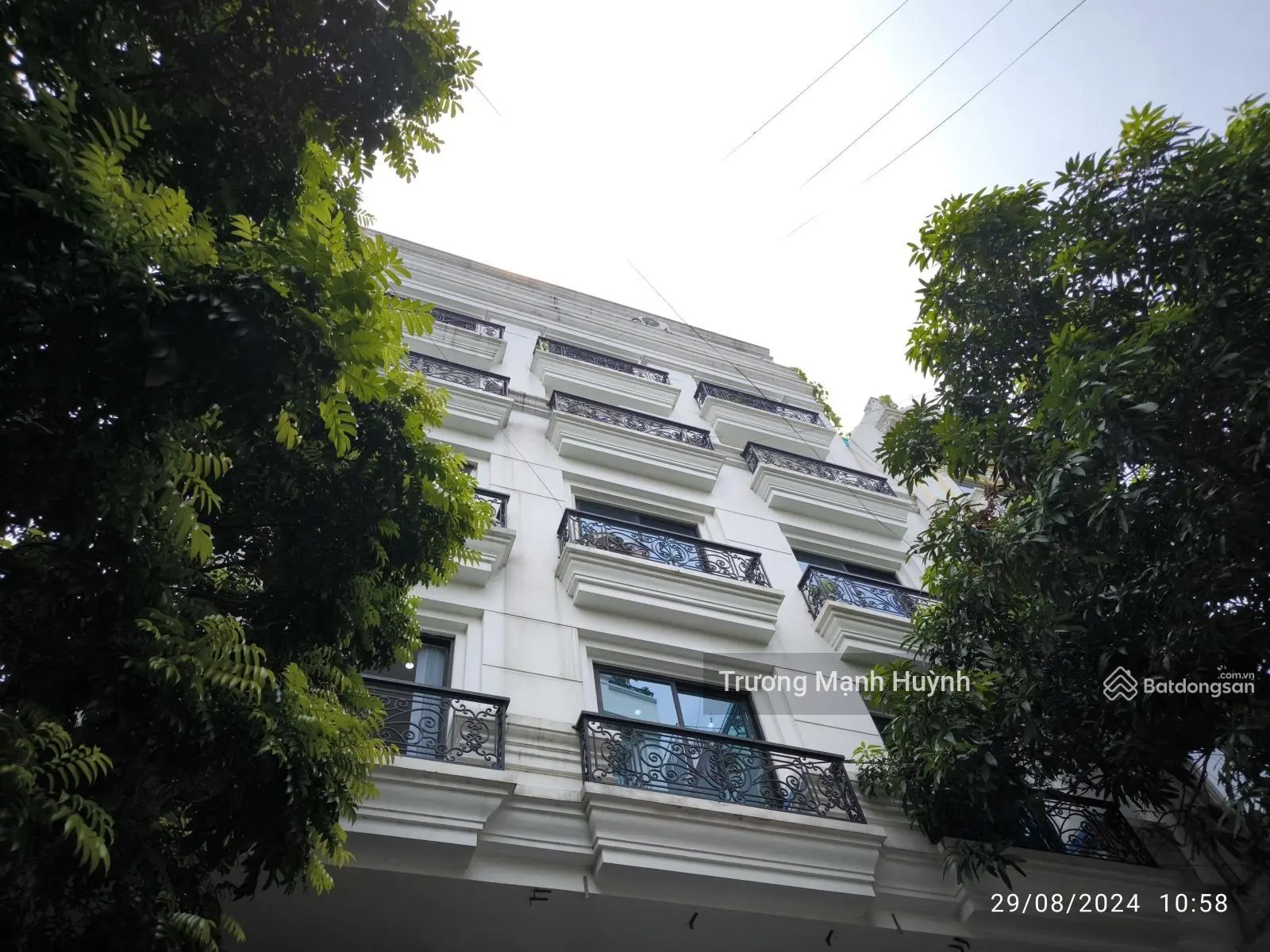 Bán nhà mặt Đường Phạm Văn Đồng lô góc 46m2 6 tầng Mt10m chào 22 tỷ .sát Hồ T Mậu. Mai Dịch, CGHN