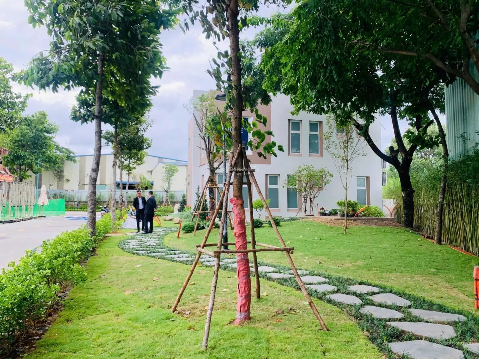 Nhà 3 tầng/full nội thất/SHR/Chuẩn Nhật/Thuận An/Bình Dương/Tiện ích đắng cấp có Hồ Bơi/công viên