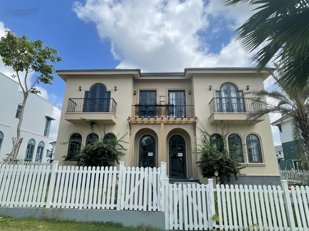 Chuyển nhượng Biệt thự hướng BIển Novaworld Phan Thiết Giá bán: 4.3 tỷ Bao thuế phí LH: 0966765282