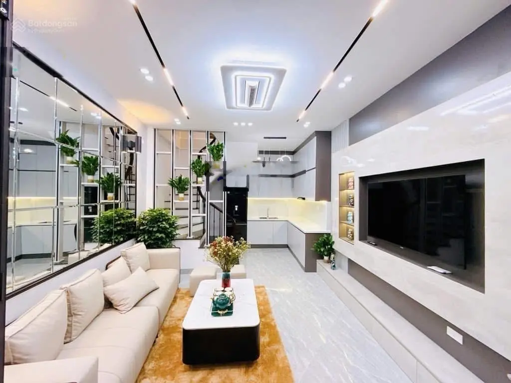 Bán nhà Ngũ Nhạc, 35m2 x 5 tầng, nhiều tiện ích, lô góc, ở luôn, ngõ ba gác, SĐCC, chỉ 4.75 tỷ