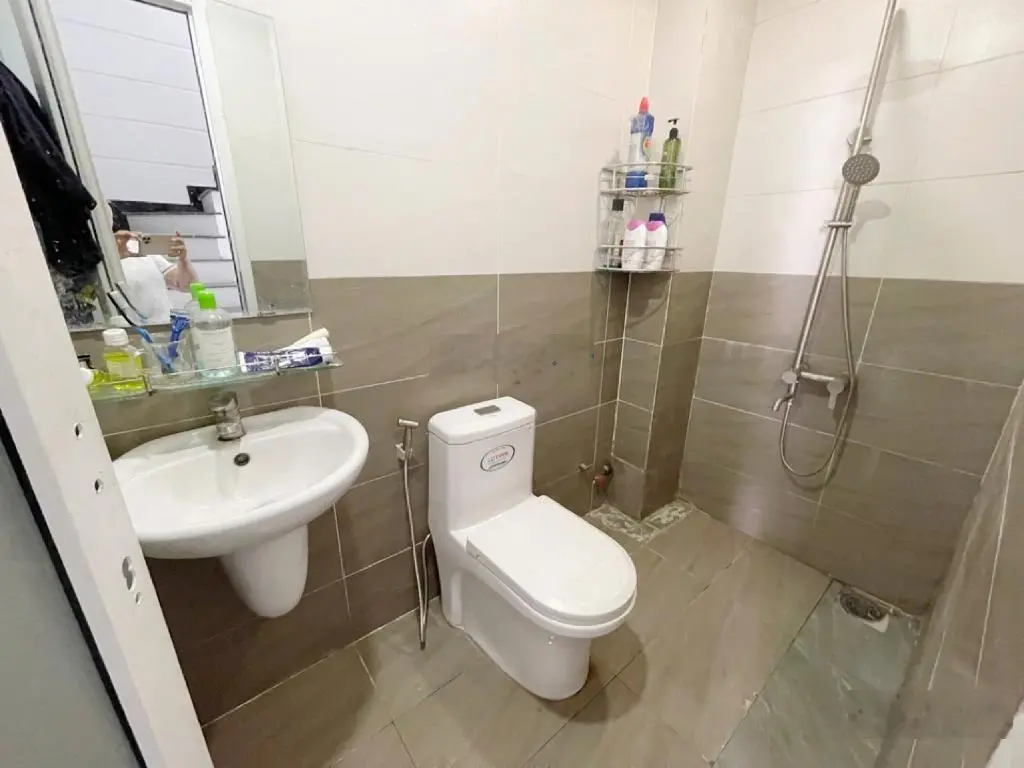 Nhỉnh 7 tỷ, nhà đẹp 4 tầng, 5 PN, hẻm 7m xe hơi, sát Vạn Phúc city, Hiệp Bình Phước