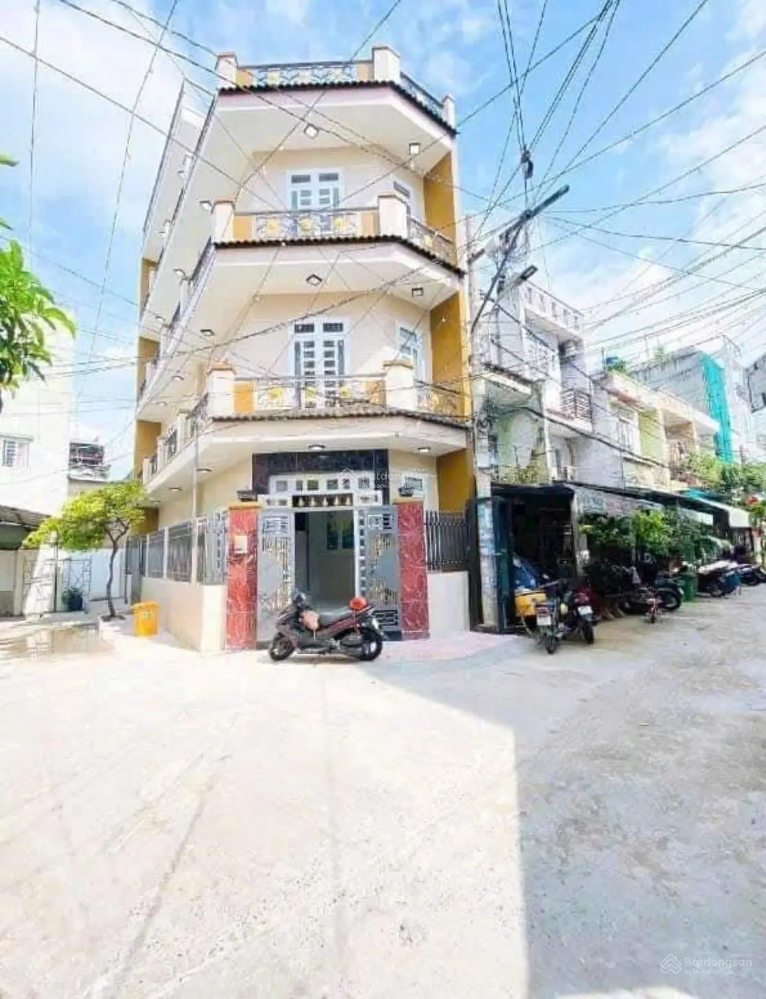 3,7Tỷ sỡ hữu ngay 184/ Nguyễn Xí Bình thạnh 68m2 Shr Phố Nguyễn xí toạ lạc gần ViCom,Trường học
