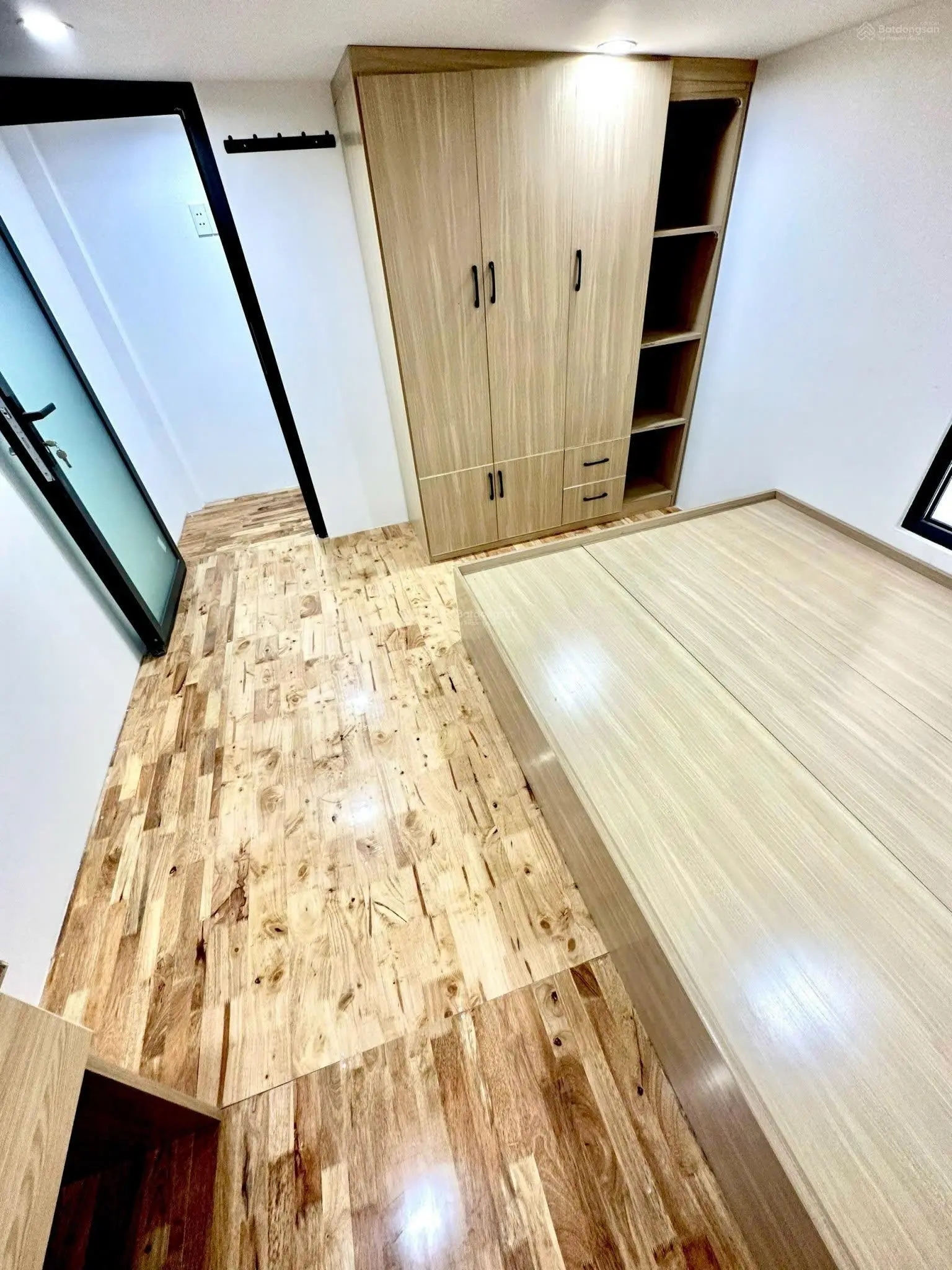 Bán gấp nhà đường Nguyễn Đình Chiểu, PN.Giá 6tỷ8/44m2.Gần trung tâm, trường học.liên hệ:0936 436 ***