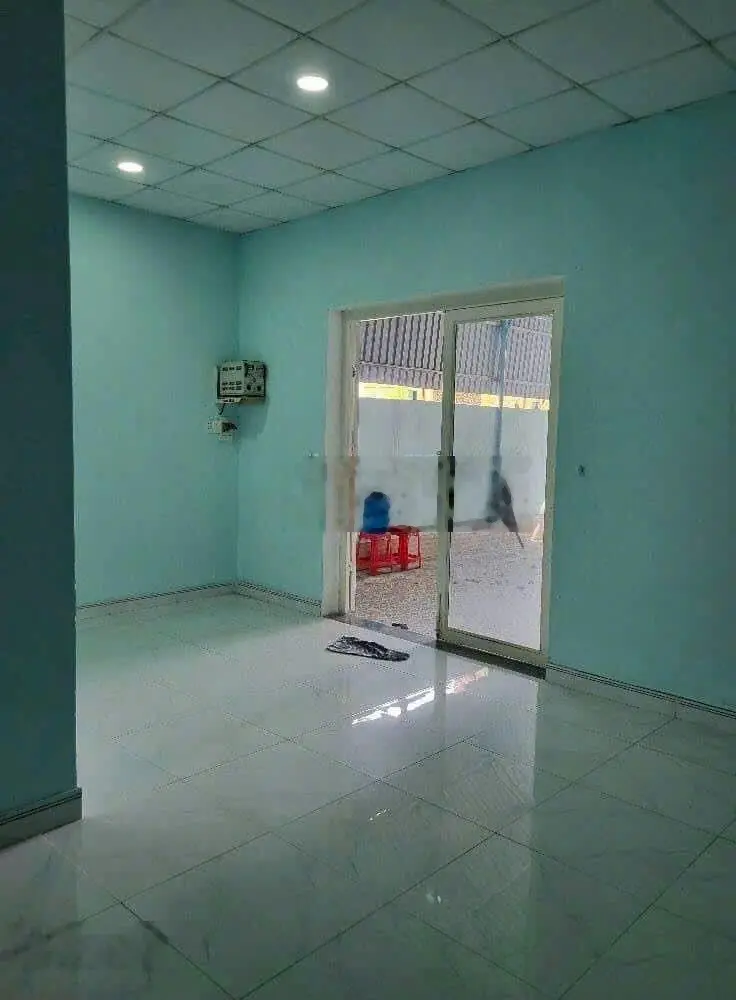 Ngộp. Bán lỗ căn nhà Chánh Nghĩa giá 2ty150, 160m2. Đường oto