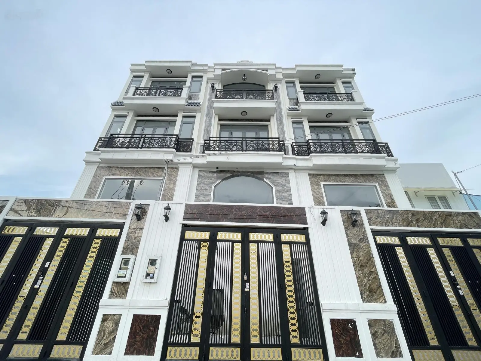 Nhà mới 4 tầng đường ô tô tận nhà ngay Cân Nhơn Hoà, đối diện Vạn Phúc City - Sổ riêng - 0901469357