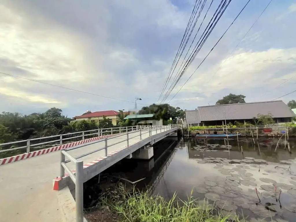 Hàng thơm, 90m2 đất ở thị trấn tân trụ, chỉ 550tr